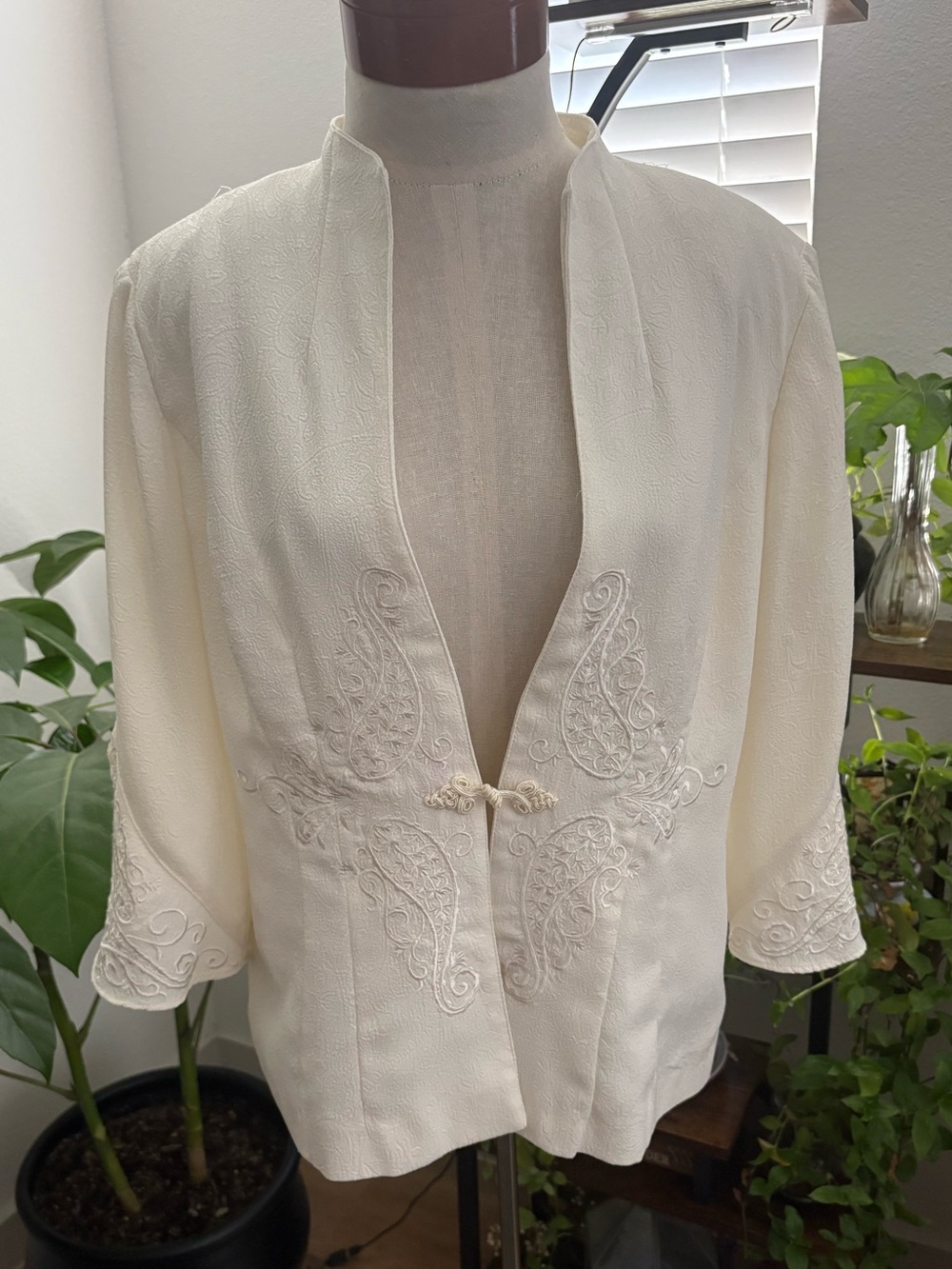 Plaza South Ivory Vintage Jacket with Delicate Embroidered Trim at Cuff NWOT